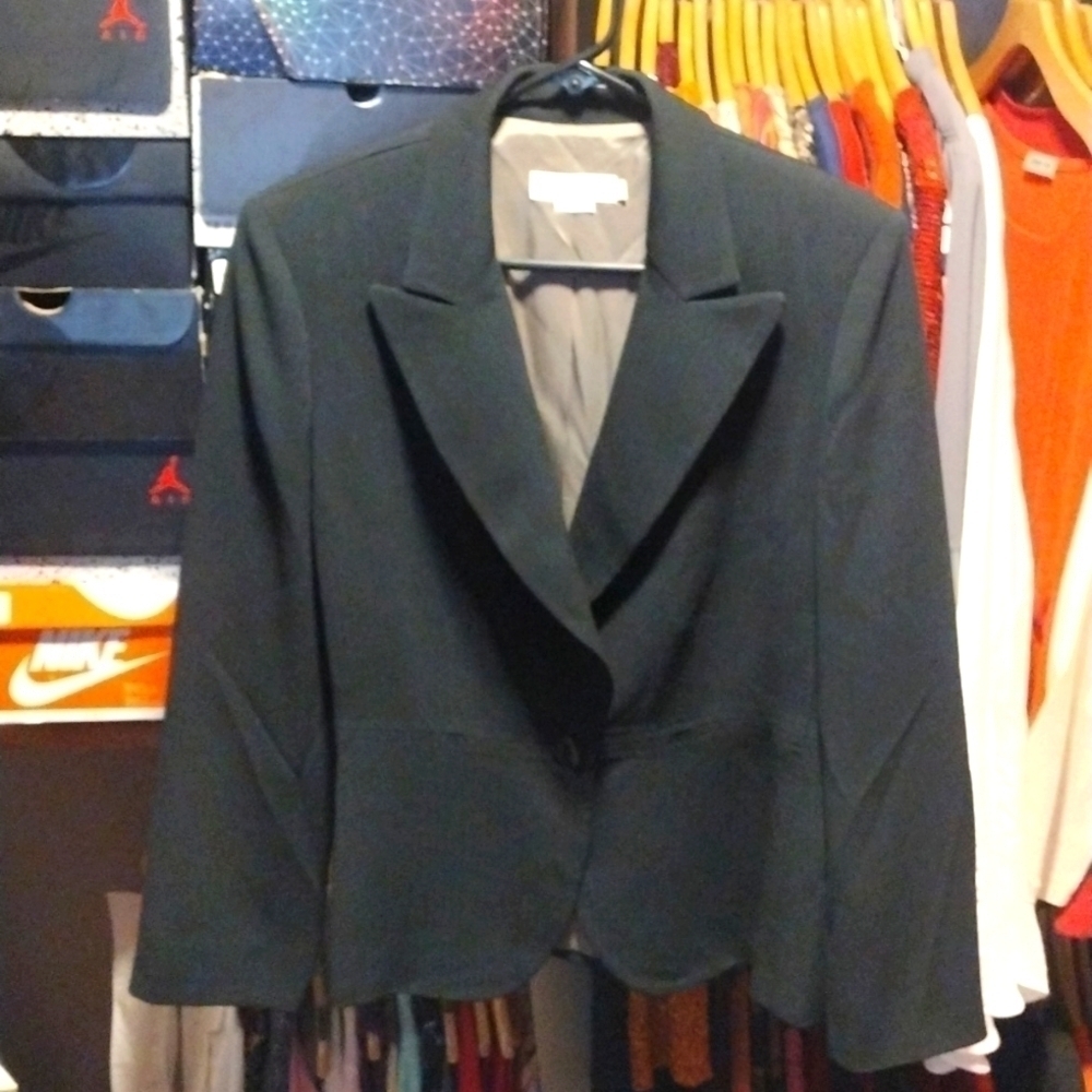 Garfield & marks women's blazer size 12 nwot